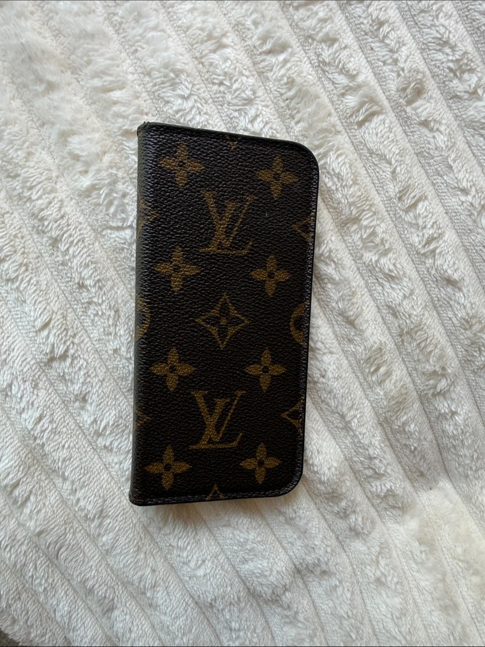 Louis Vuitton Monogram Folio Phone Case in Brown